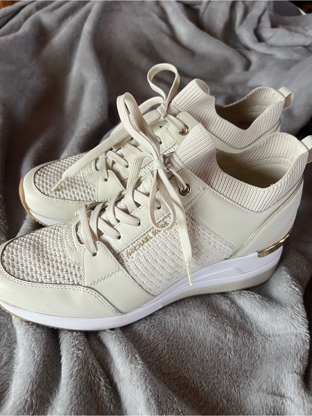 Michael Michael Kors Georgie Knit Lace Up Trainer Women’s 9.5 Sneakers, NWOT